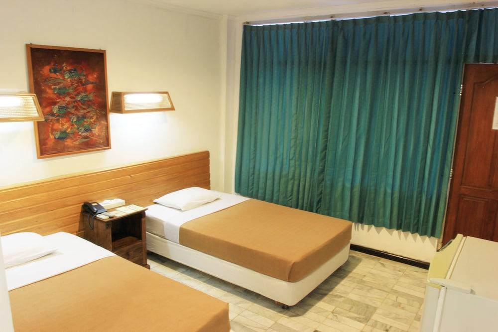 Hotel Karthi Kuta Kuta Lombok Exteriör bild